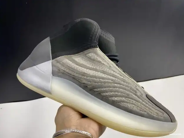 Quantum Barium Yeezy Adidas H68771 0522
